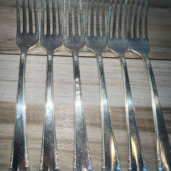 Rogers & Bro "Starlight" Pattern Silverplate Flatware - Set of 4 Dinner Forks - Picture 3 of 9